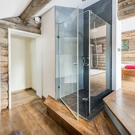 Spectacular Chalet With 5 Ensuite Bedrooms And Sauna