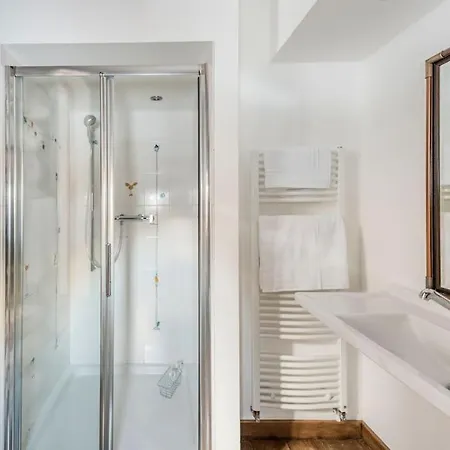Spectacular Chalet With 5 Ensuite Bedrooms And Sauna Chalet