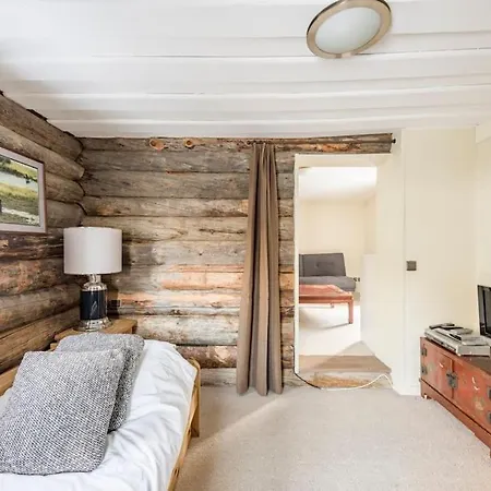 Spectacular Chalet With 5 Ensuite Bedrooms And Sauna Alpstuga